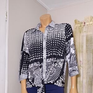 Nygard Chic Black and White‎ Button Down Shirt